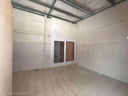 Foch Road (D8), Retail #564637751